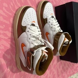 Air Force 1 Mid Qs